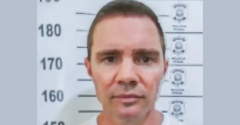 Vorcaro, ex-executivo do Banco Master, é levado para prestar depoimento sobre possível delação premiada com a Polícia Federal.
