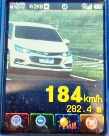 PRF pega motorista em alta velocidade e multa mais de 500 vezes em Cascavel