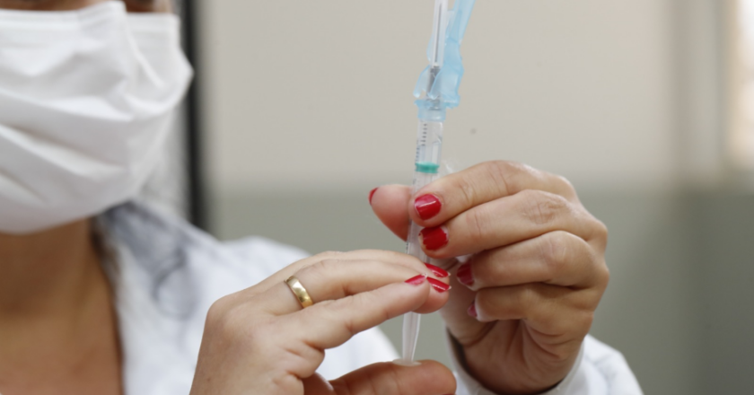 Cascavel recebe 864 doses de vacina contra Covid para crianças menores de 5 anos