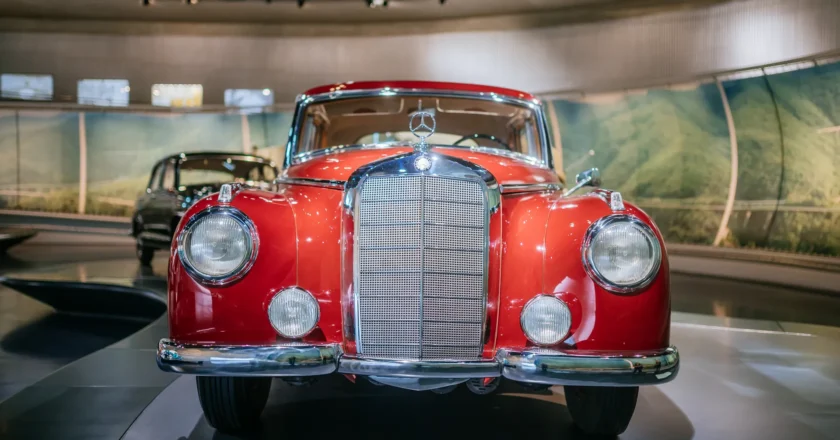Mercedes-Benz celebra 75 anos do lendário modelo “Adenauer