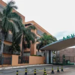 Retirada de medicamentos contaminados com vidro e partículas é determinada pela Anvisa