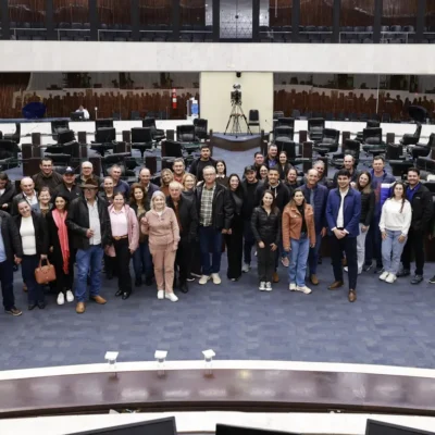 Assembleia Legislativa do Paraná atrai cerca de 3 mil visitantes no primeiro semestre
