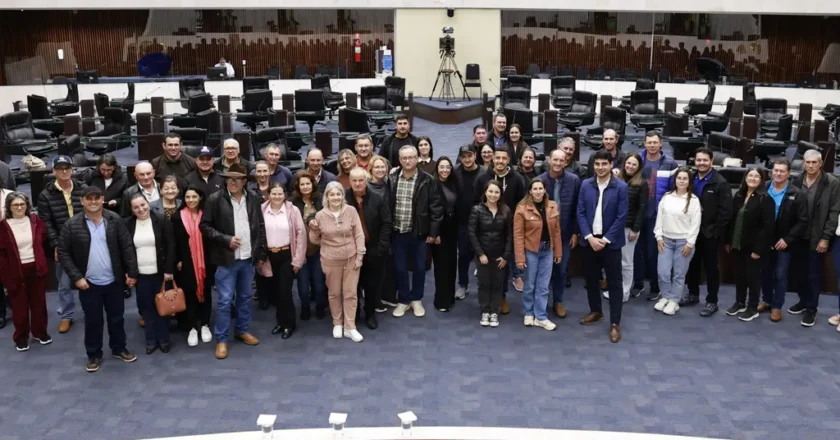 Assembleia Legislativa do Paraná atrai cerca de 3 mil visitantes no primeiro semestre
