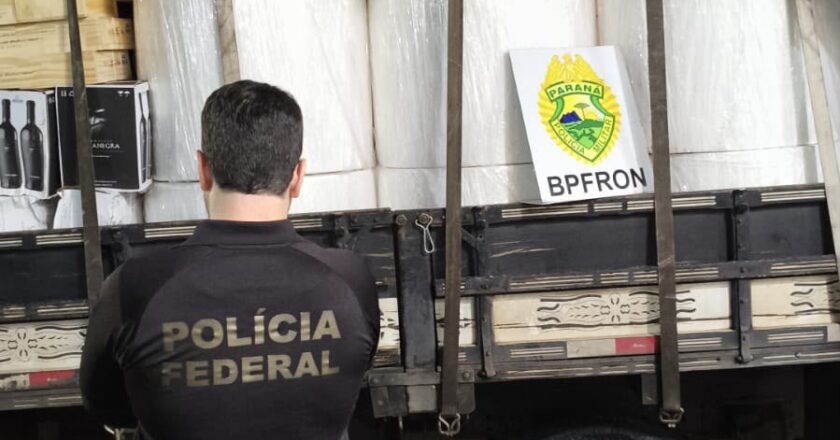 Operação da BPFRON e PF resulta na apreensão de 6 mil garrafas de vinho argentino, com valor estimado em R$ 1,8 milhão